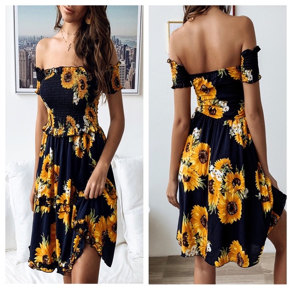 HailJax Dresses & Skirts - Sunflower Smock Dress